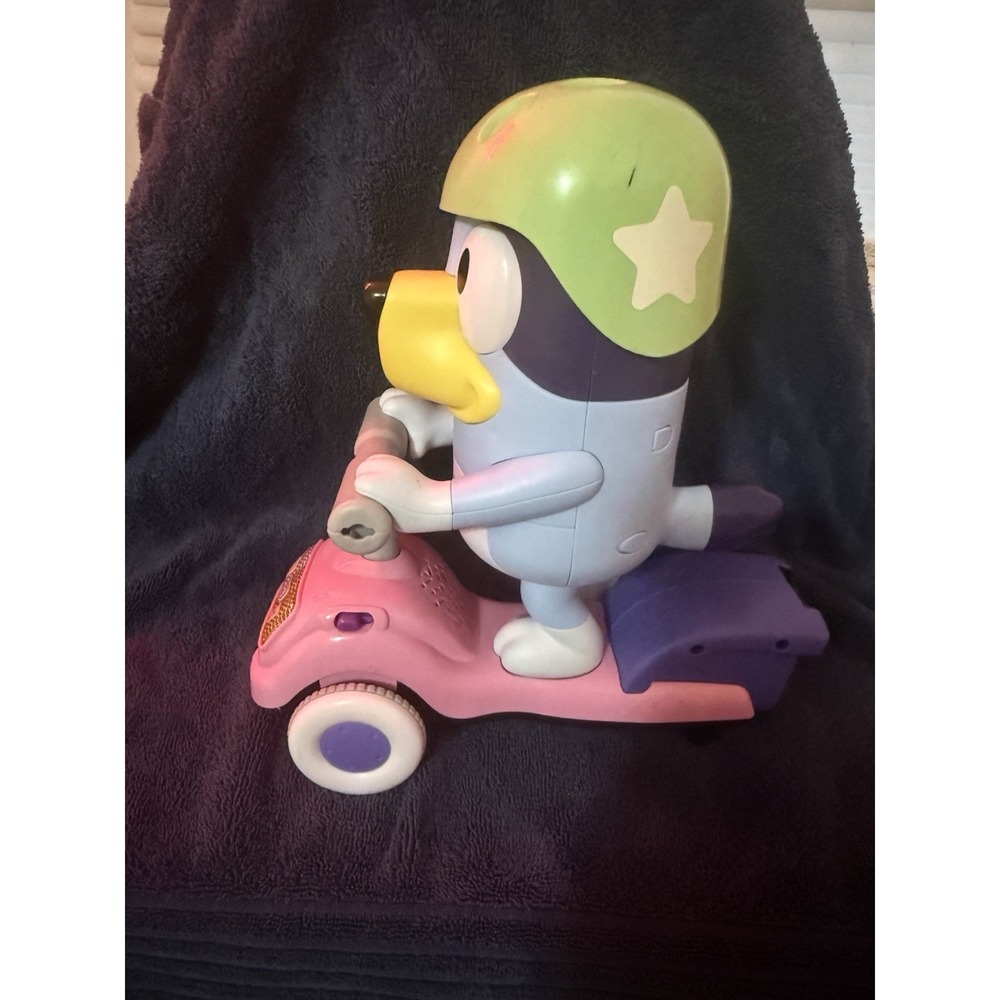 VTech Scooter Time Bluey, Interactive Official Character Toy, Phrases And Sounds